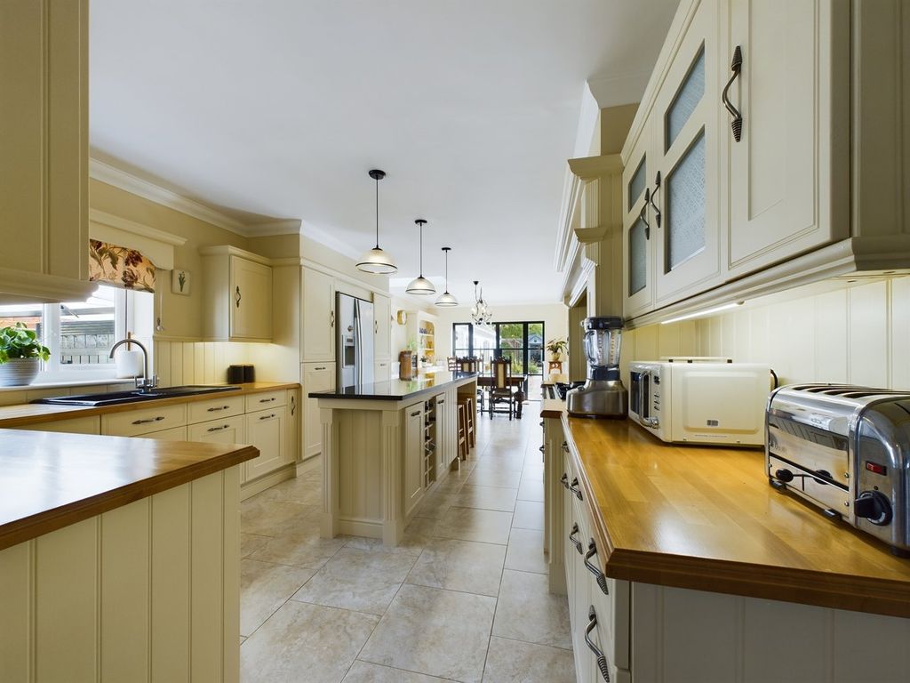 Property photo 3 of 38