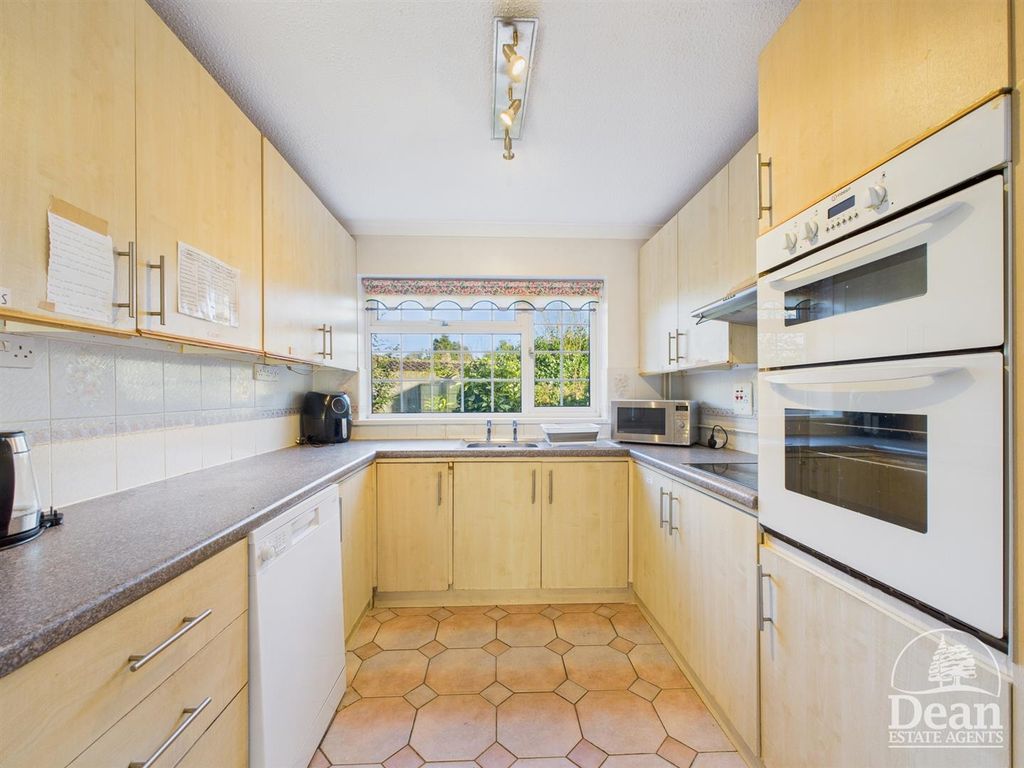 Property photo 2 of 30