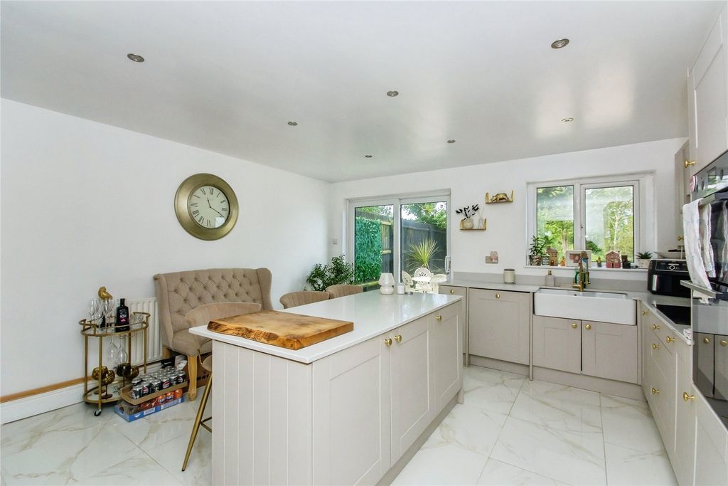 Property photo 3 of 21 Picture No. 32