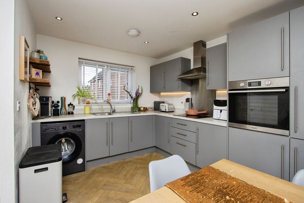 Property photo 3 of 22 Pbox-Img.Jpg