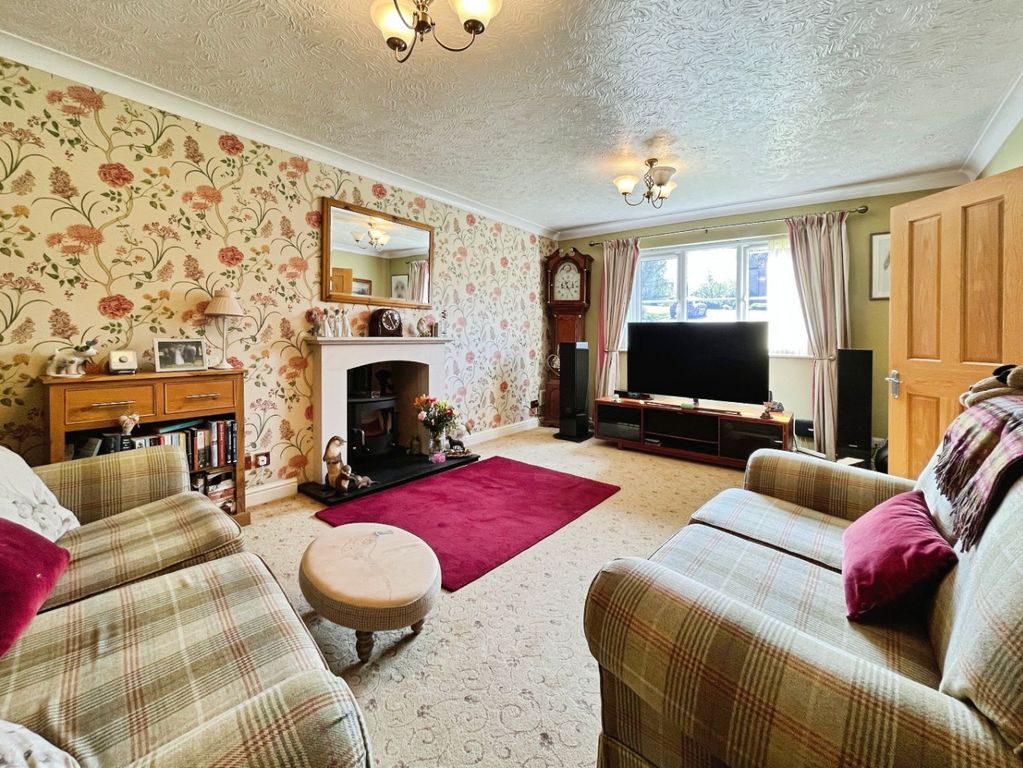 Property photo 2 of 38 3799716