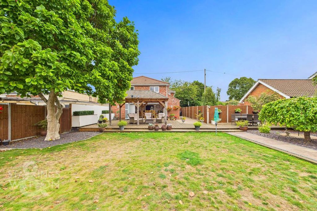 Property photo 1 of 35