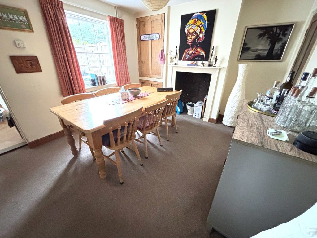 Property photo 3 of 9 Picture 3