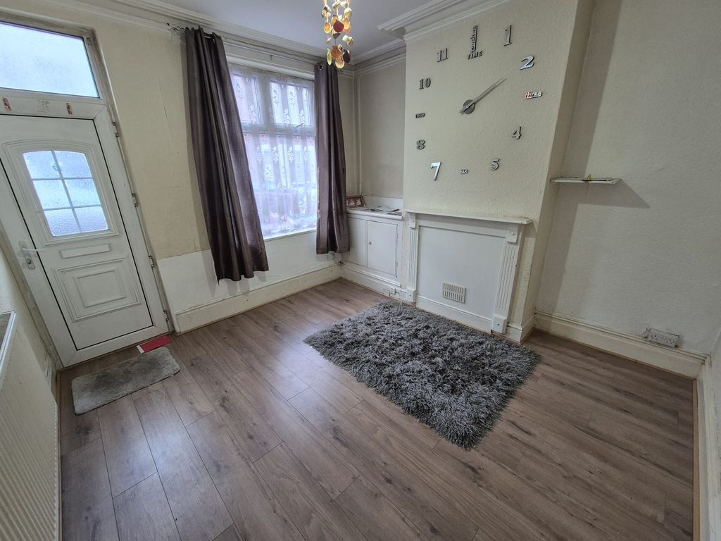 Property photo 2 of 9 Lounge