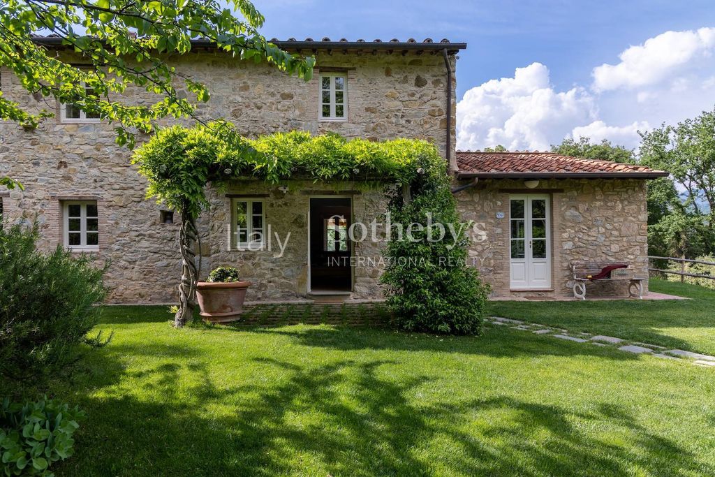 Property photo 2 of 32