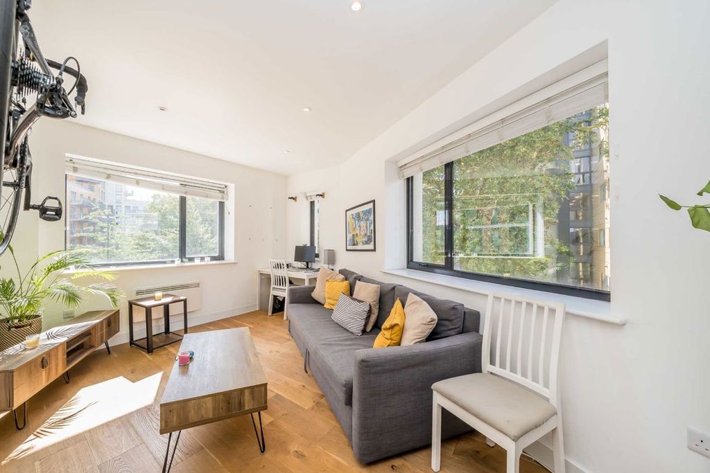 Property photo 2 of 5