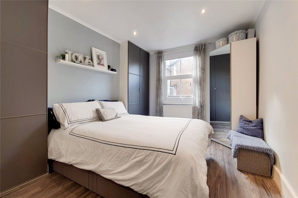 Property photo 3 of 6