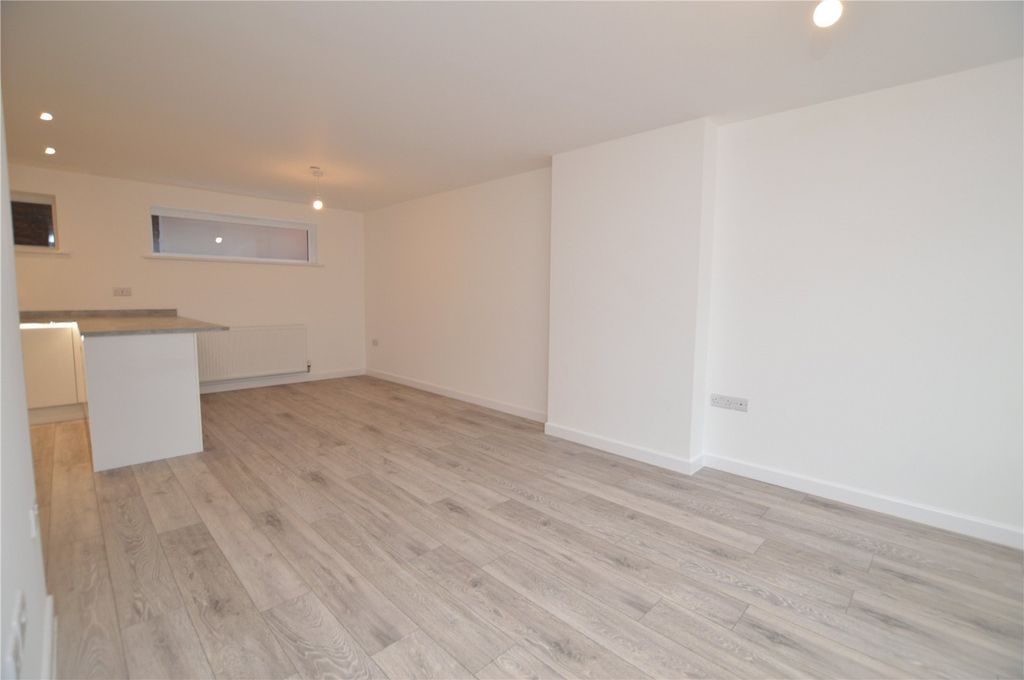 Property photo 3 of 17 Picture No. 09