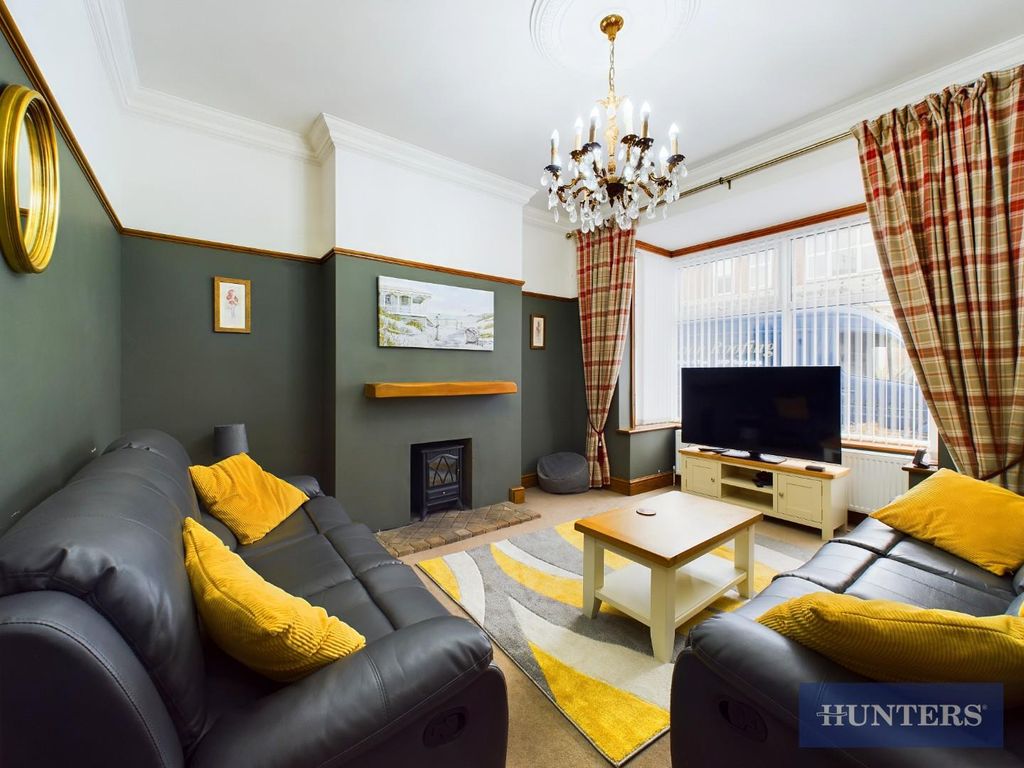 Property photo 3 of 19 Living Room