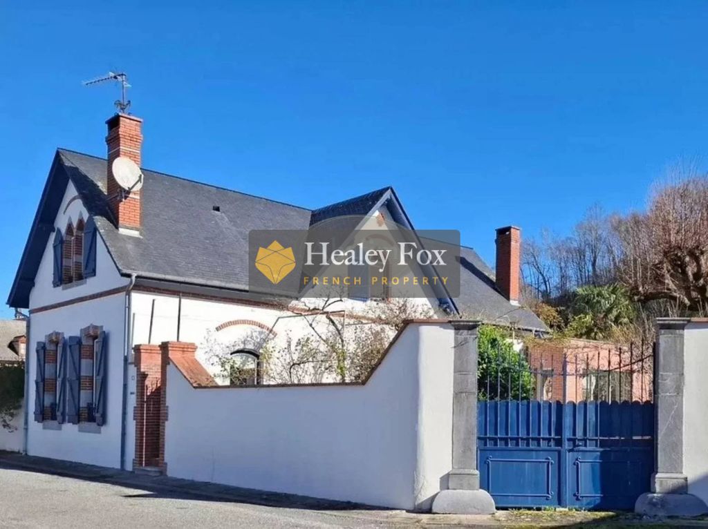 Property photo 2 of 12