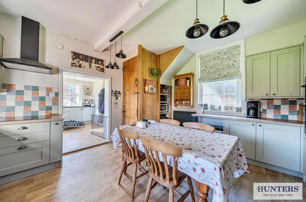 Property photo 2 of 24 2Dd99532-Cfb5-4004-A50E-6444d8Fabf5F.Jpg