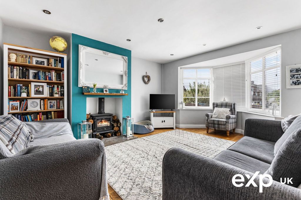 Property photo 1 of 42