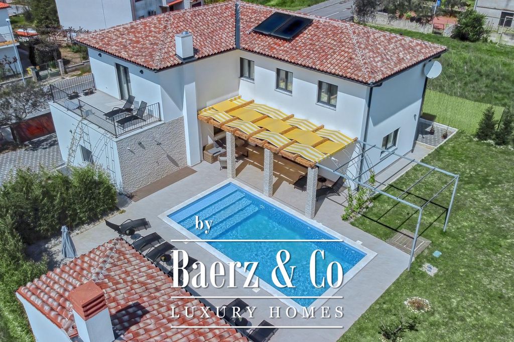 Property photo 2 of 34