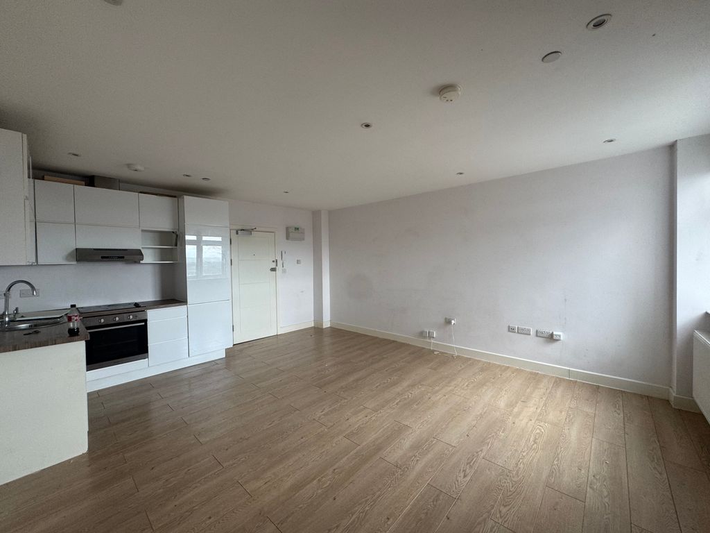 Property photo 1 of 3 Living Room