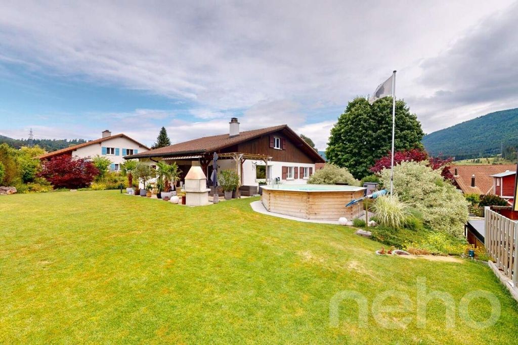 Property photo 3 of 12