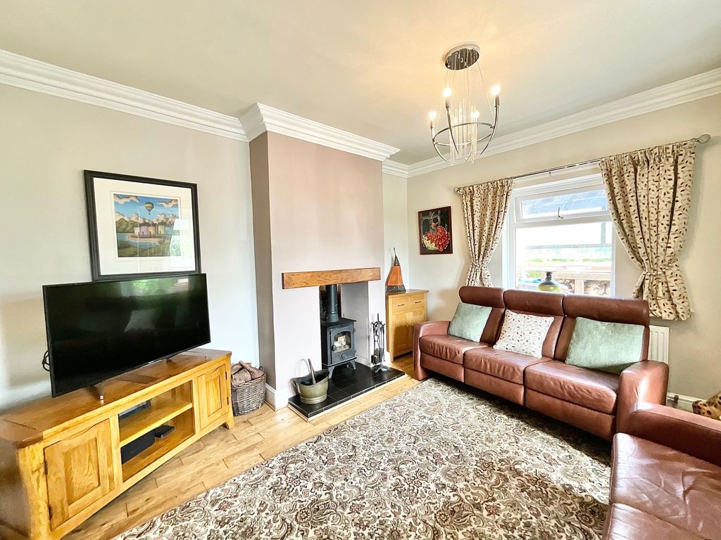 Property photo 2 of 47