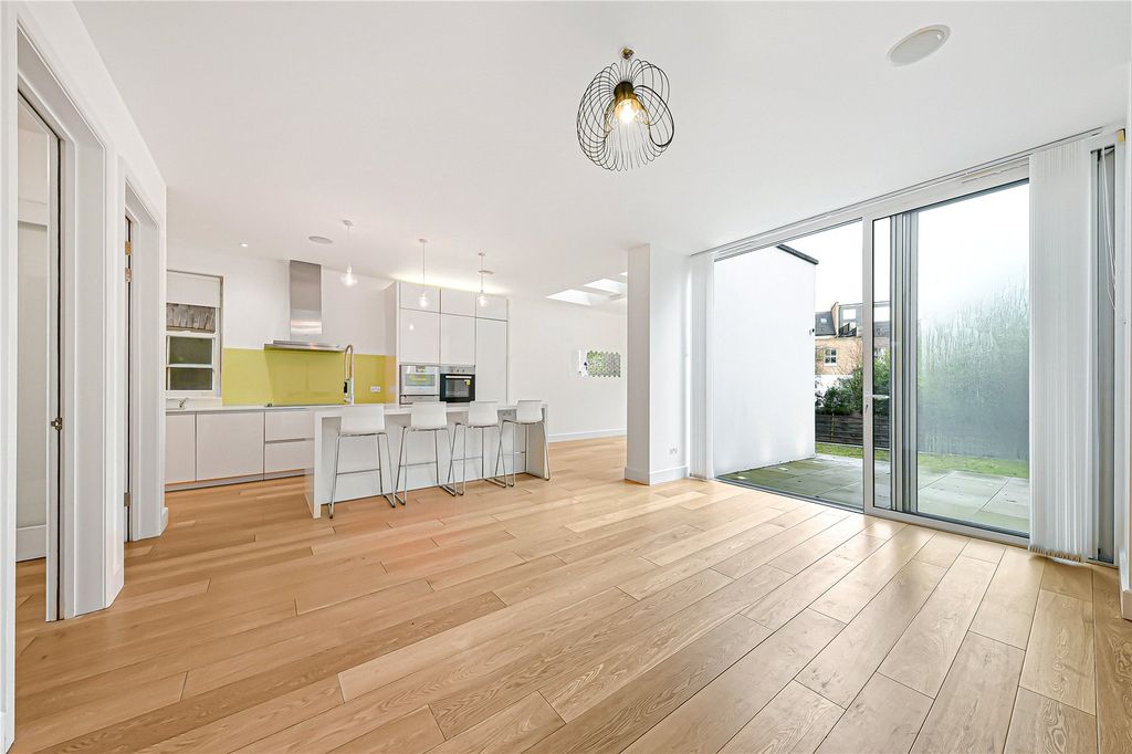 Property photo 3 of 17 Picture No. 05