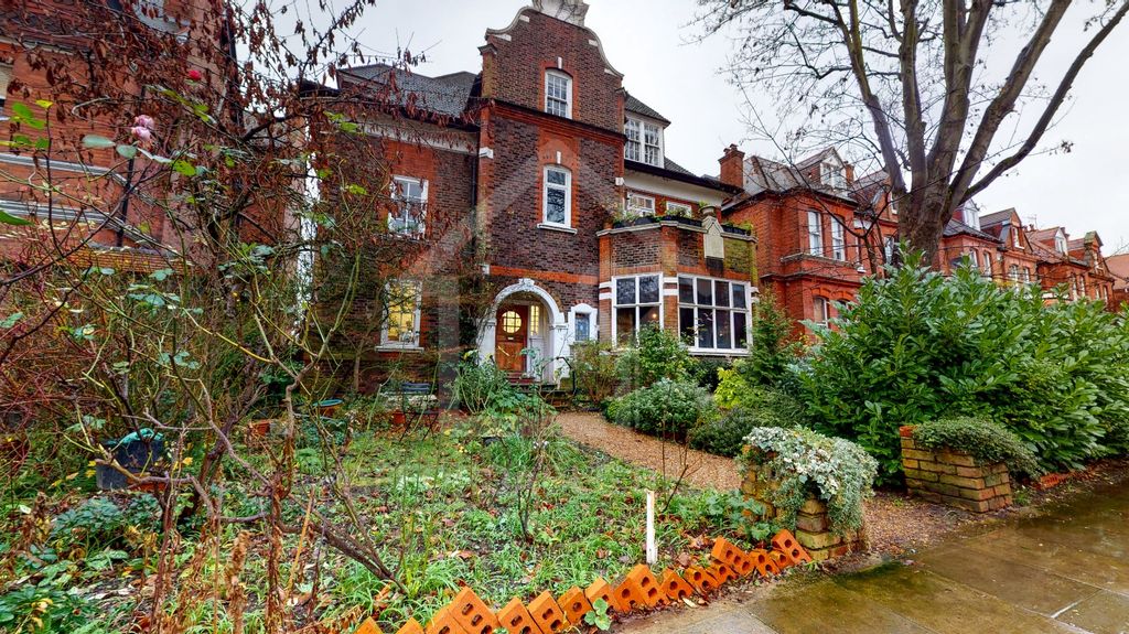 Property photo 1 of 33