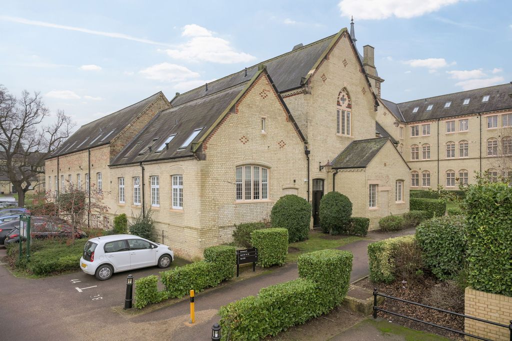 Property photo 1 of 27