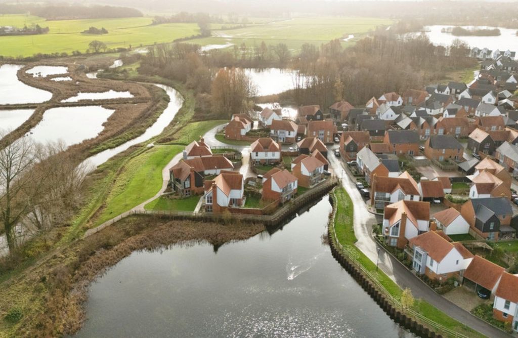 Property photo 2 of 25