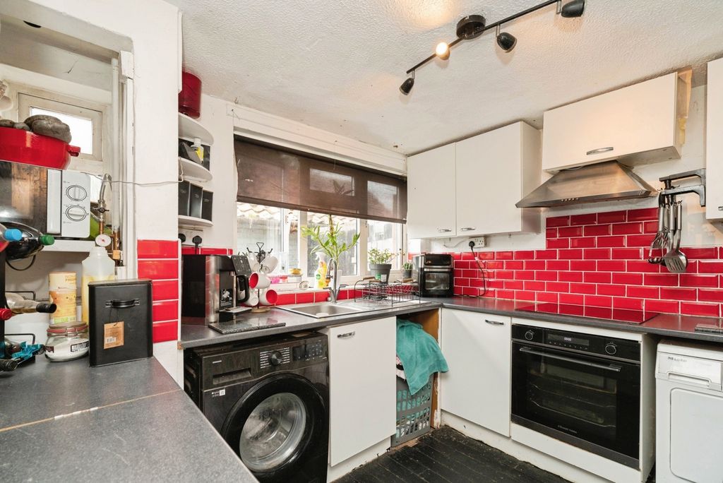 Property photo 2 of 17 Photo