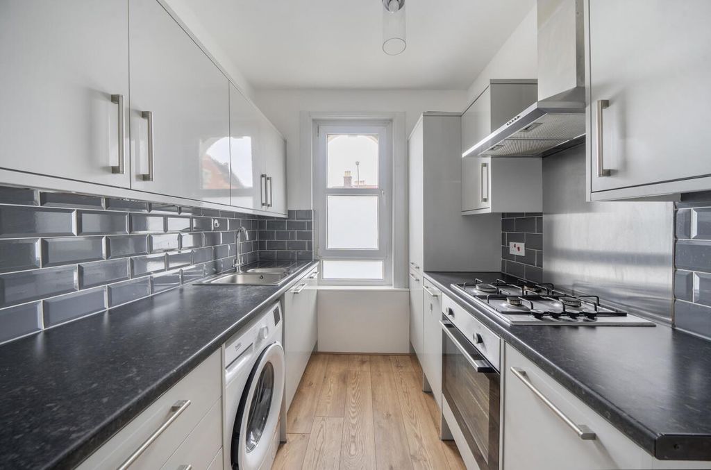 Property photo 3 of 12 Kitchen2.Jpg