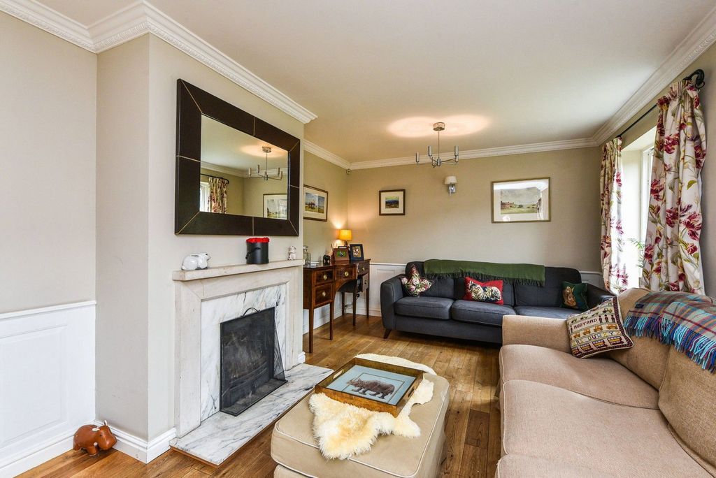 Property photo 2 of 29