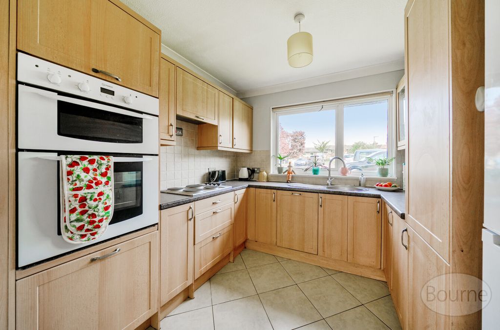 Property photo 2 of 17 B13c7337-c3E1-403...