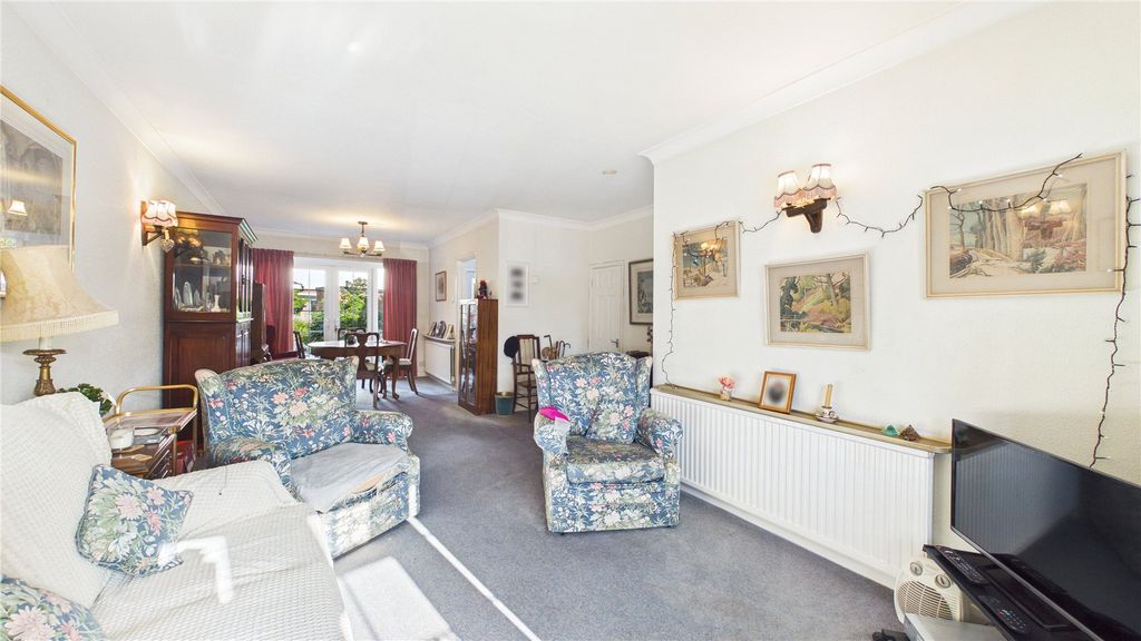 Property photo 3 of 12 Picture 3