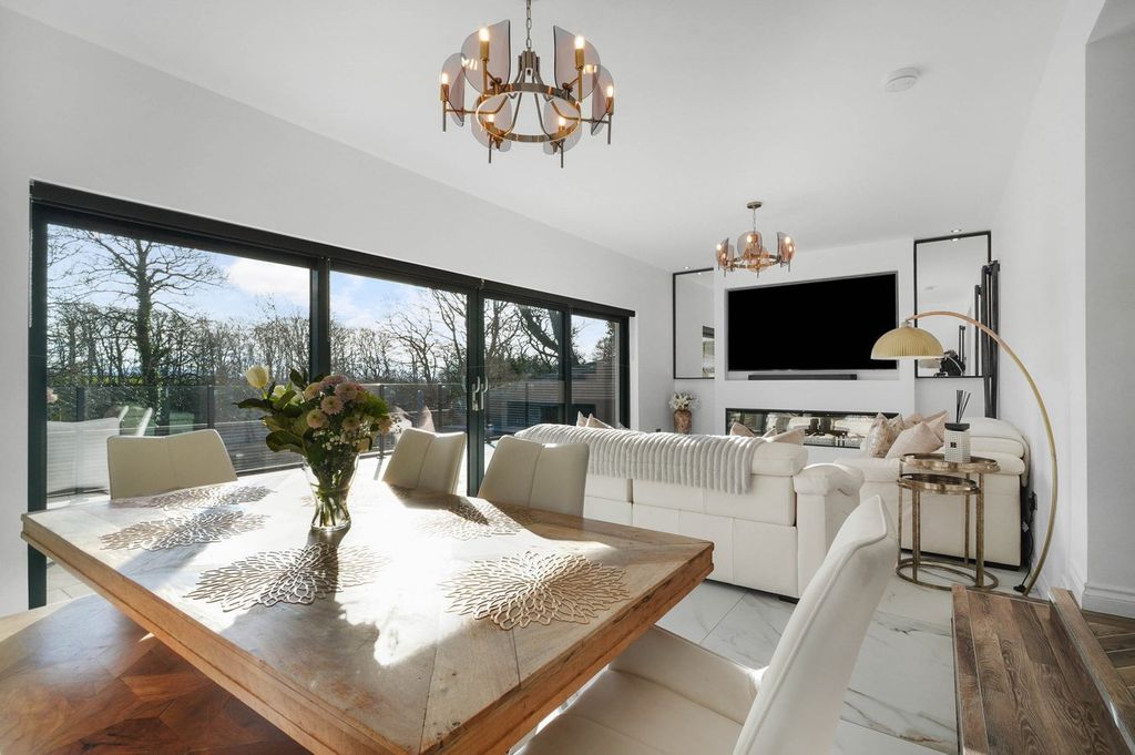 Property photo 2 of 30