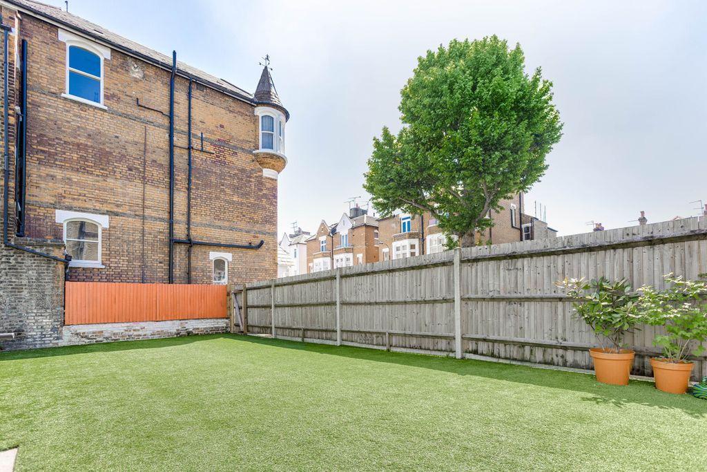 Property photo 2 of 11