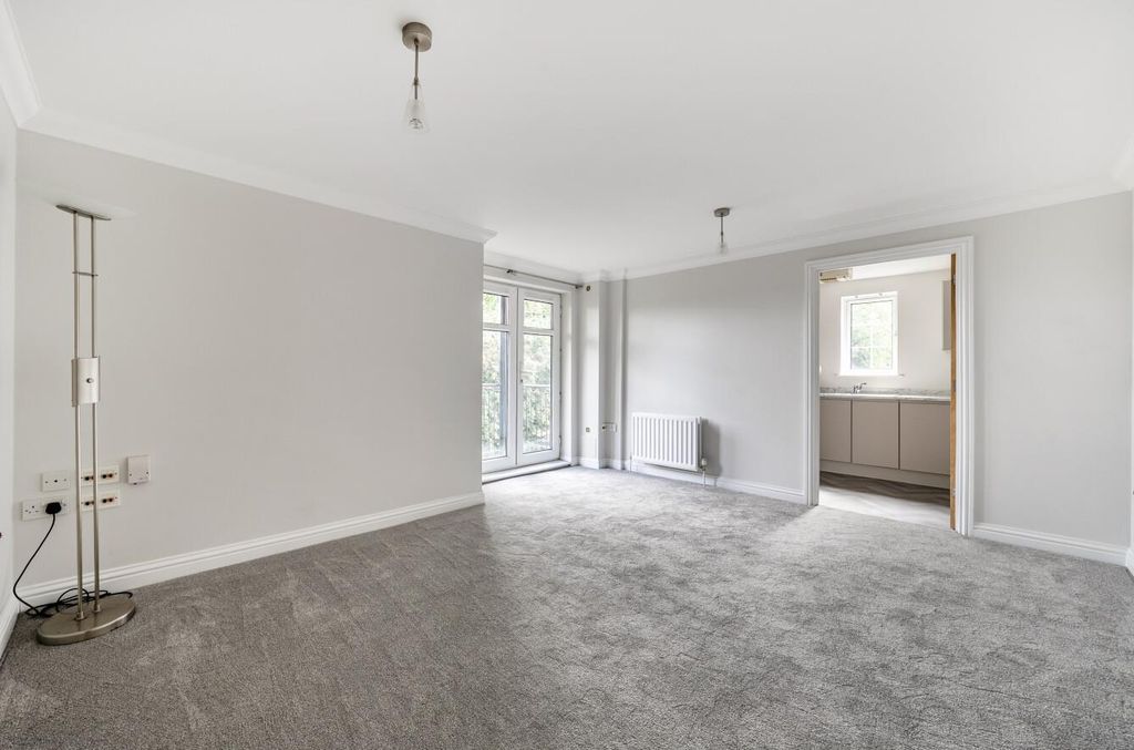 Property photo 3 of 18 Loveridge Way 100 (15).Jpg