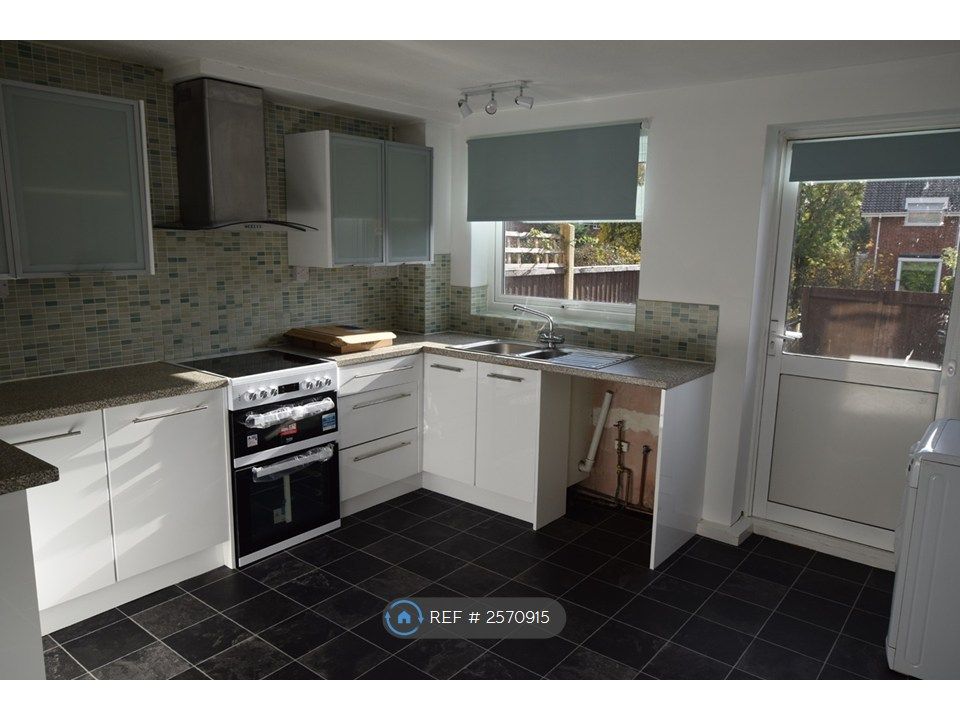Property photo 2 of 9 Kitchen / Diner