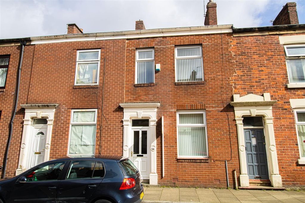 Property photo 1 of 9 Front