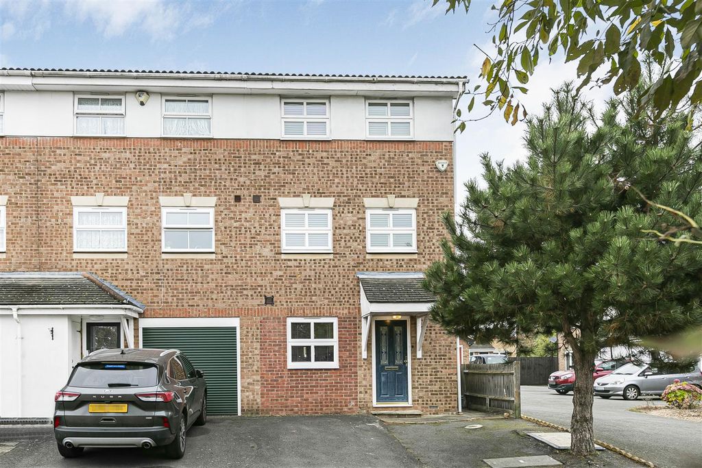 Property photo 1 of 14 13 Munslow Gardens - .Jpg