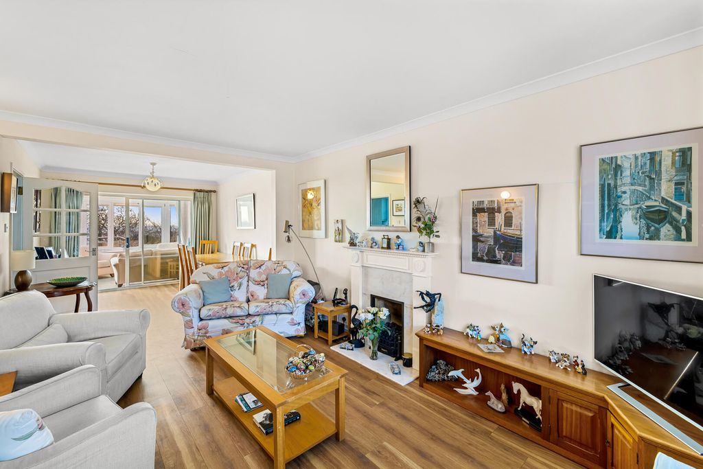 Property photo 2 of 18 Living Room