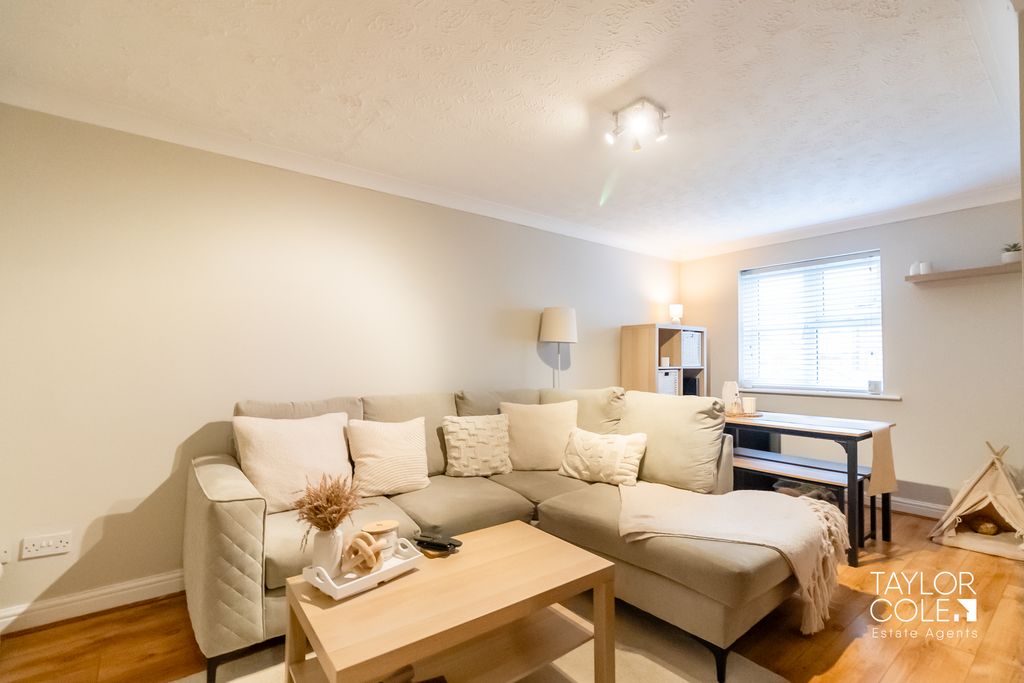 Property photo 2 of 18