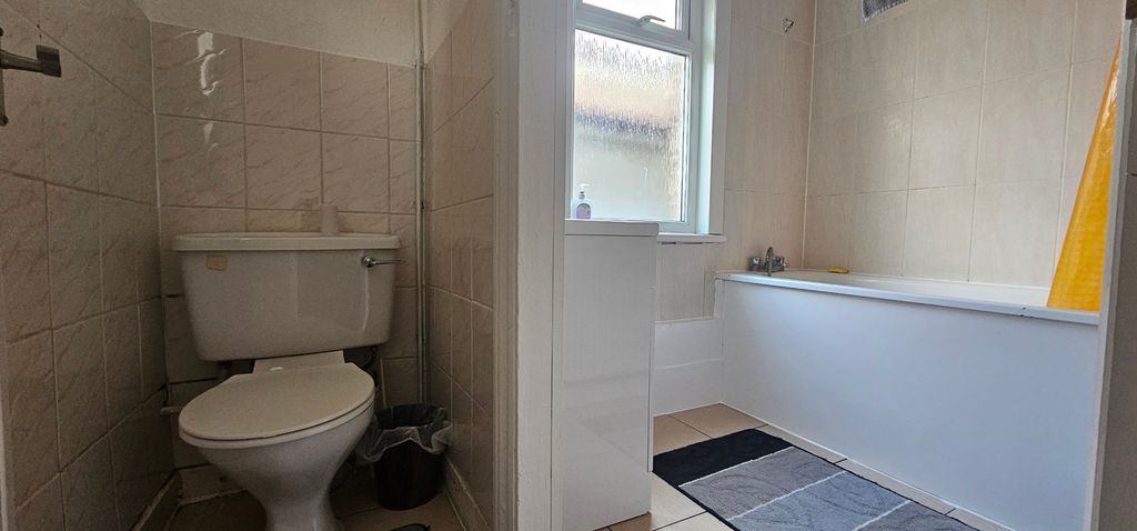 Property photo 1 of 11 Photo 0