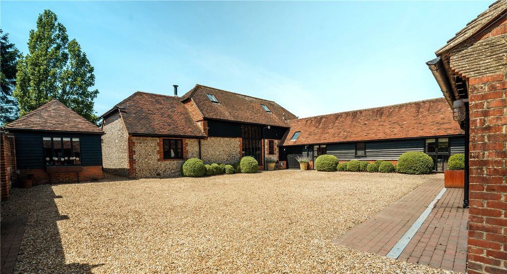 Property photo 1 of 25 External
