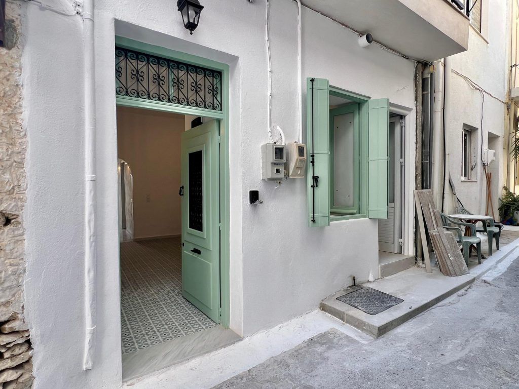 Property photo 2 of 25