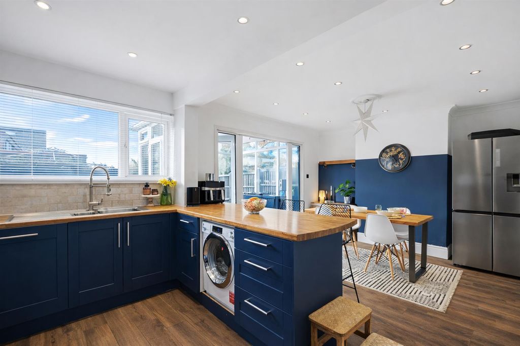 Property photo 2 of 27 Draycott Kitchen 2.Png