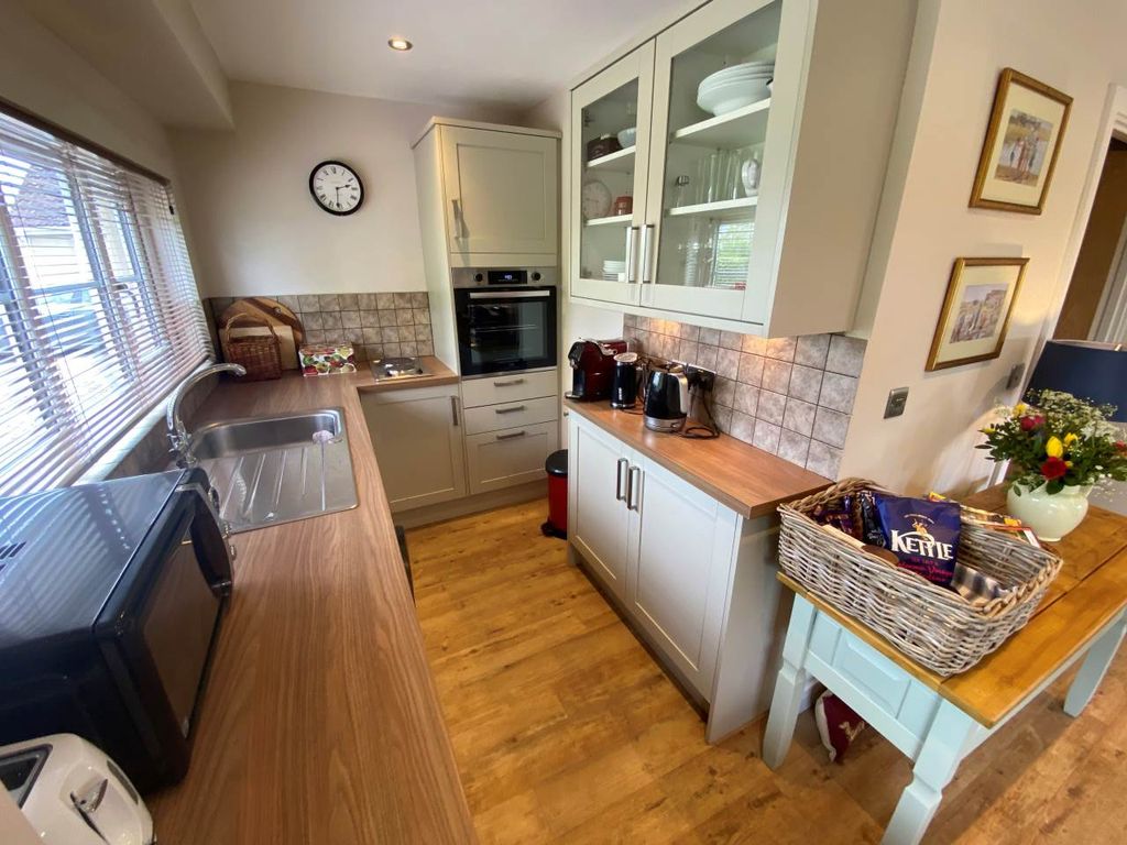 Property photo 3 of 13 Kitchen