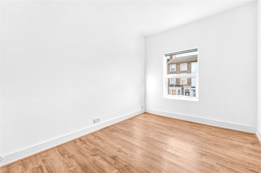 Property photo 2 of 15 Picture No. 06