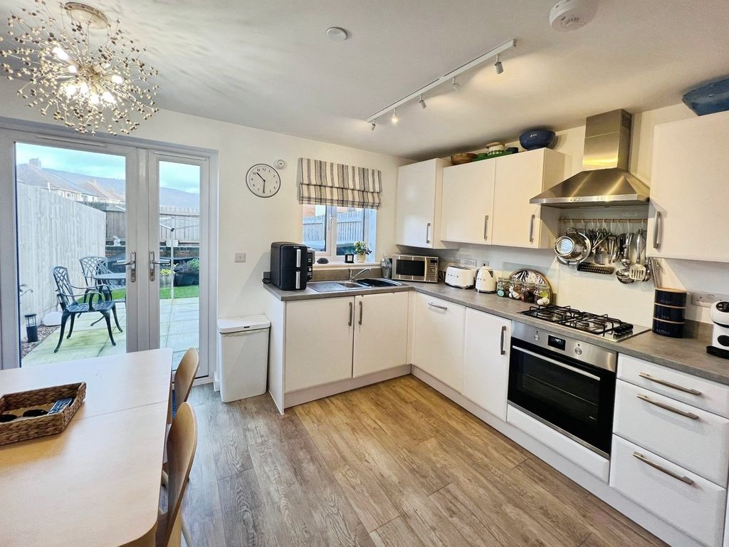 Property photo 3 of 21