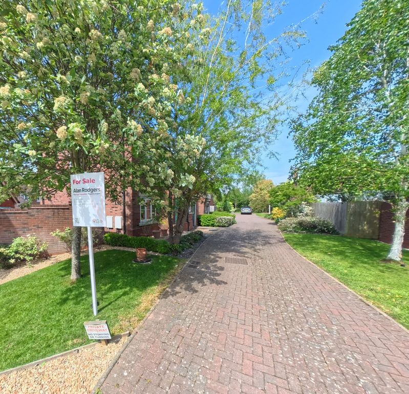 Property photo 3 of 25