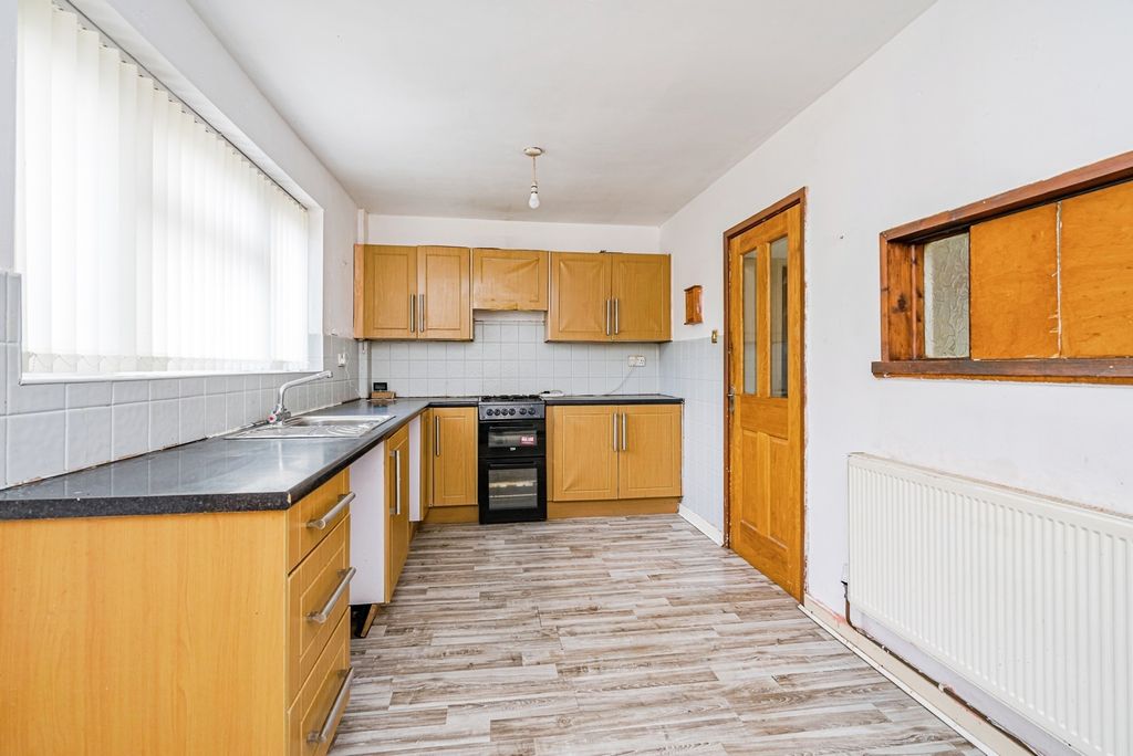 Property photo 3 of 17 Photo