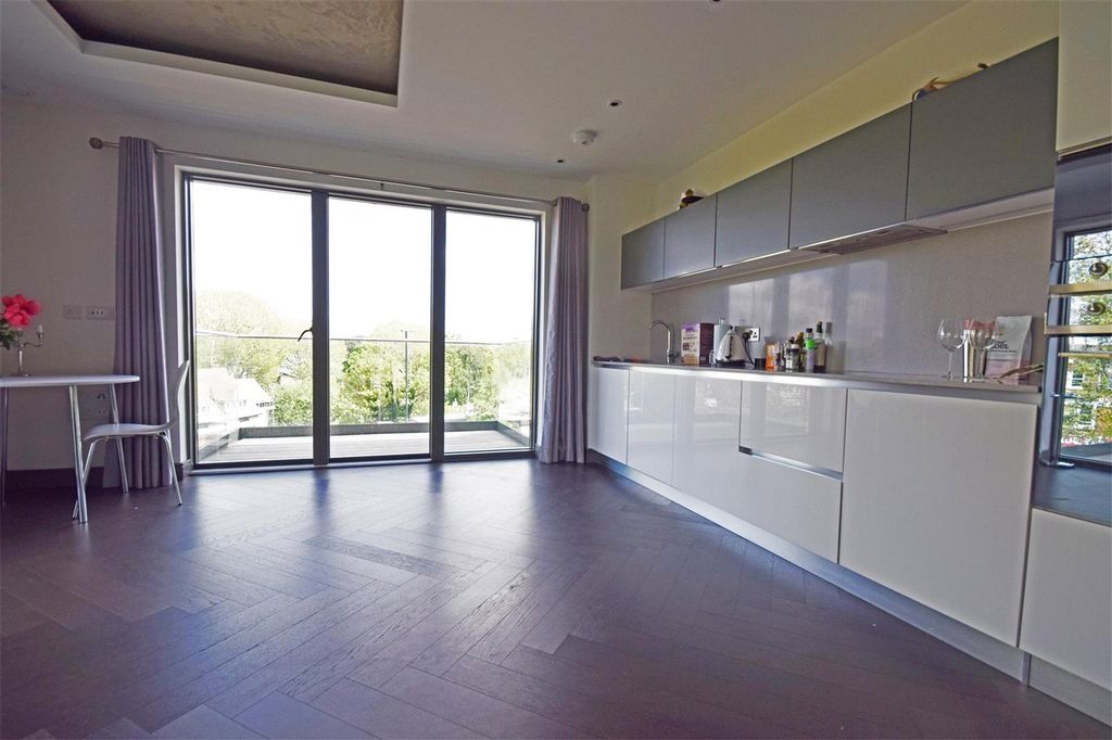 Property photo 3 of 9 Picture No. 04