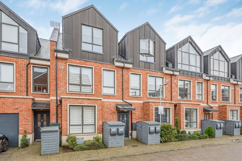 Property photo 1 of 5