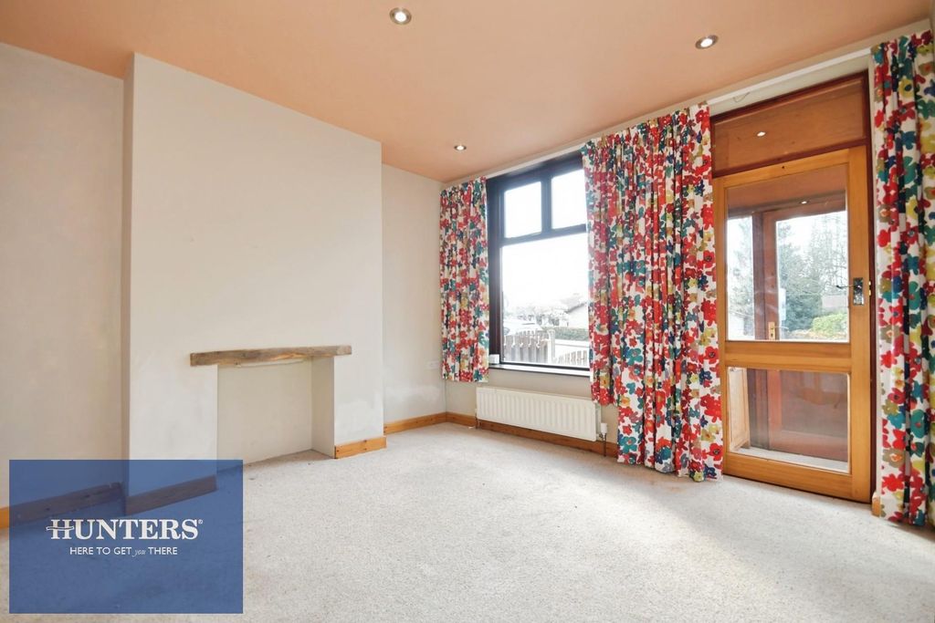 Property photo 3 of 20 Lounge.Jpg