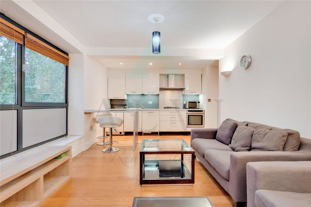 Property photo 2 of 14 Picture No. 21